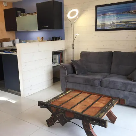 Rez De Jardin Avec Terrasse Apartment *